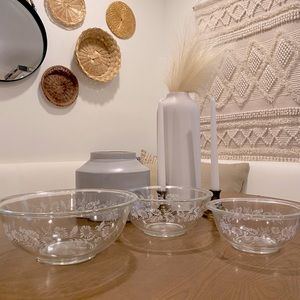 Pyrex Colonial Mist Nesting Mixing Bowls Set